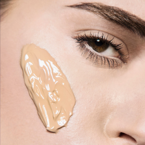 Maquillaje aplicado sobre la piel